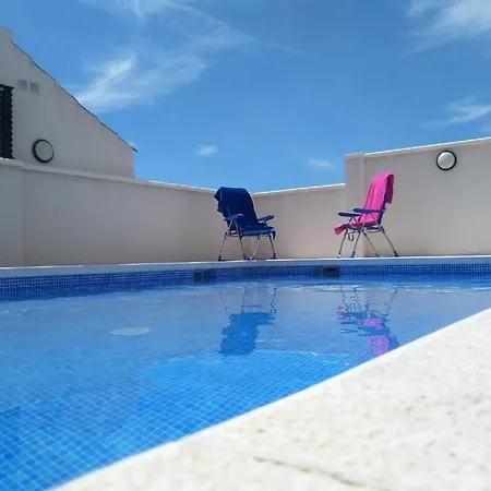 Quiet In The Heart Of Pool & Free Parking Apartment