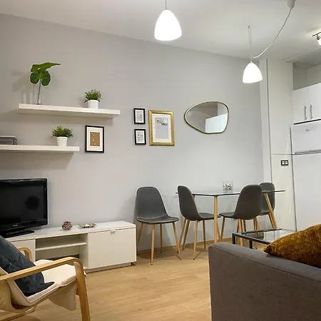 Apartment Quiet In The Heart Of Pool & Free Parking Malaga